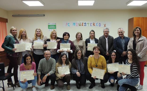 15 alumnas se gradúan en Atención Sociosanitaria a Personas en el Domicilio