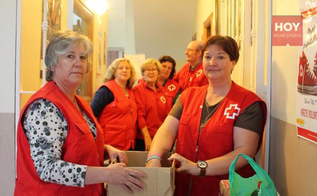 Cruz Roja Monesterio reparte unos 12.000 kilos de alimentos entre más de un centenar de familias