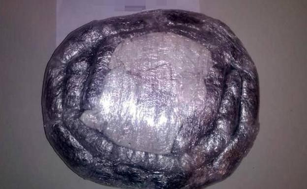Detienen a dos personas en Monesterio por transportar 2,2 kilos de hachís simulando un embarazo