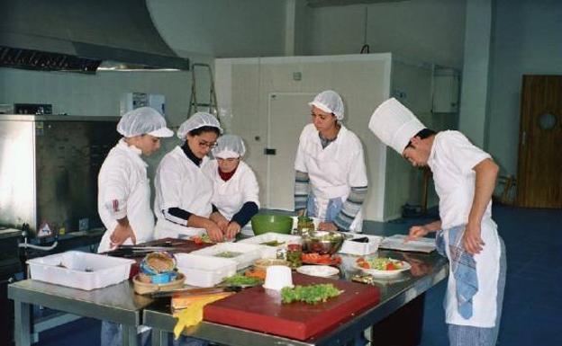 La Escuela de Hostelería acogerá una formación sobre operaciones básicas de cocina