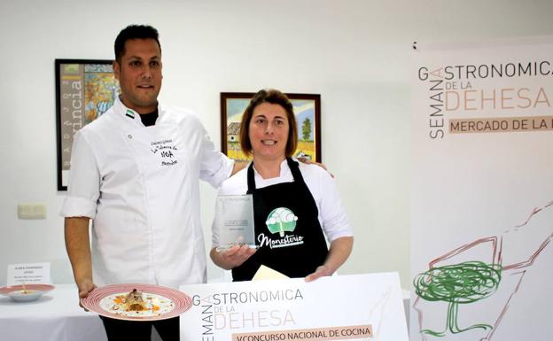 Rocío Maya, de Fuentes de León, gana el V Concurso de Cocina de la Dehesa de Monesterio