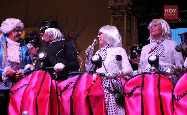 25 creaciones carnavalescas protagonizan el concurso de disfraces de este año