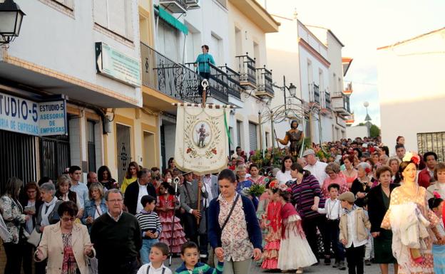 Monesterio celebra el día de San Isidro con la procesión del Santo por las calles del pueblo