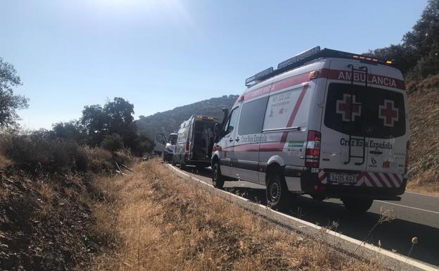 Cuatro jóvenes, entre ellos un menor, resultan heridos en un accidente en Monesterio