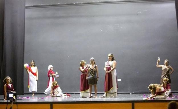 Los talleres Ceres del Festival de Mérida han traído la cultura y el teatro grecolatino hasta Monesterio