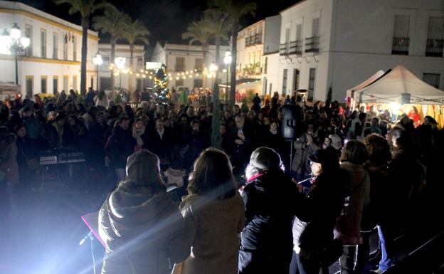 Participación e implicación de grupos locales en las actividades navideñas