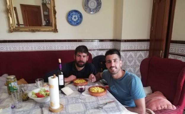 El confinamiento no trunca las ganas de los monesterienses de celebrar la llegada de la primavera