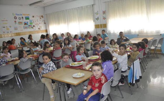Unas 30 familias de Monesterio conseguirán un ahorro gracias a la gratuidad del comedor escolar