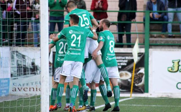 El Moralo se acomoda en la cuarta plaza al ganar al Extremadura, 1-2