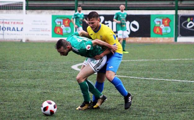 El Moralo sufre para doblegar al colista Valdelacalzada, 2-0