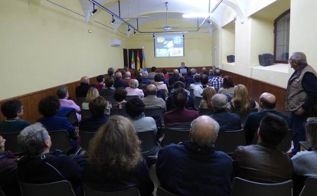 José Luis Camacho reanudará la presentación de ponencias en los Coloquios Histórico-Culturales