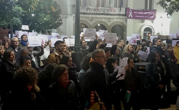 Concentración en la plaza de España contra la violencia de género