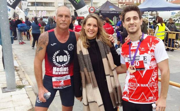 El CD Navalmaratón homenajea a Francisco Javier Rodríguez al disputar su 100 media maratón