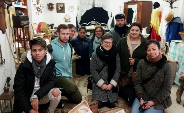 Crecen las visitas de grupos al mini museo de la Casa de Comillas