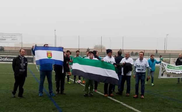 Las reivindicaciones del tren digno y de la continuidad de la central nuclear de Almaraz llegan al fútbol