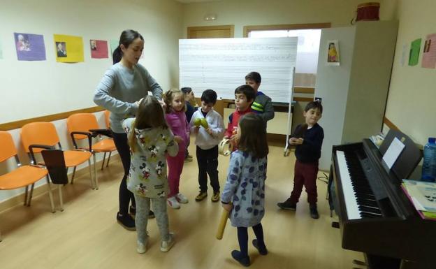 El teatro acoge la Gala de Navidad de la Escuela Municipal de Música