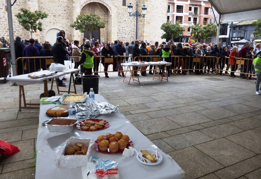 Música y tradiciones se unen en la plaza de España