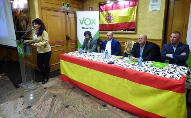 «Decimos lo que muchos piensan en sus casas», afirma el portavoz local de Vox