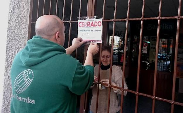 Más de 300 establecimientos cerraron en Navalmoral en apoyo a la central nuclear de Almaraz