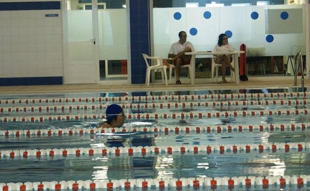 La piscina climatizada vuelve a funcionar tres semanas después de cerrarse por un problema técnico