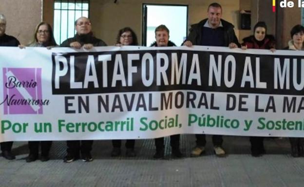 VOX colaborará con la asociación de Navarrosa en su rechazo al muro del ferrocarril