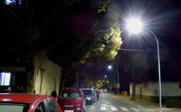 Toda la población estará iluminada en unos meses por farolas led