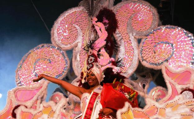 María Luisa Lamadrid, primera reina sénior del Carnaval