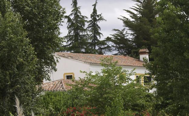 Muere una niña de 3 años tras ser atropellada en una finca de Peraleda