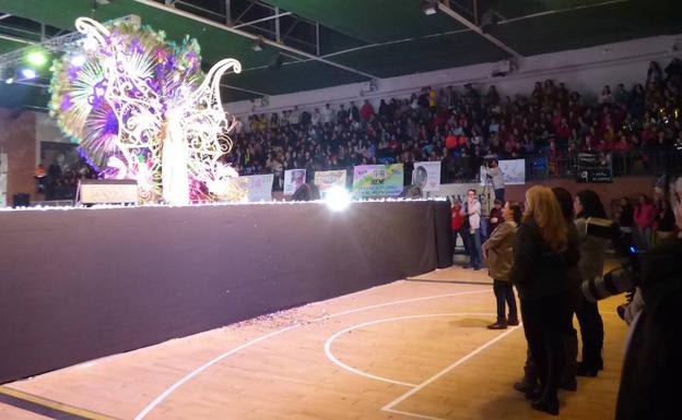 UdPM pregunta por qué la gala de reinas no se hizo en el multiusos «para no dejar a nadie en la calle»