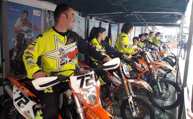 El Moto Club Campo Arañuelo presenta la nueva temporada de su equipo de competición