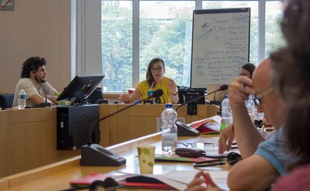 Una joven morala, nueva corresponsable de Acción Política de IU Exterior