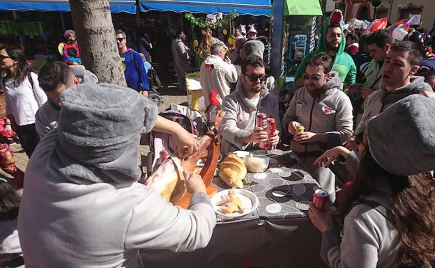 El 'Cómete el Carnavalmoral por una pata' supera los 140 grupos