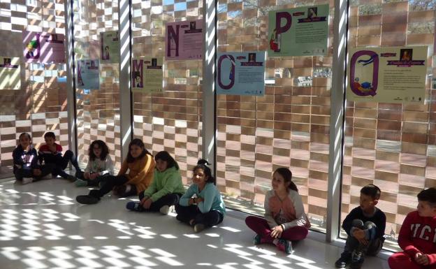 'Feminidario, mujeres de la A a la Z', en el centro cultural La Gota