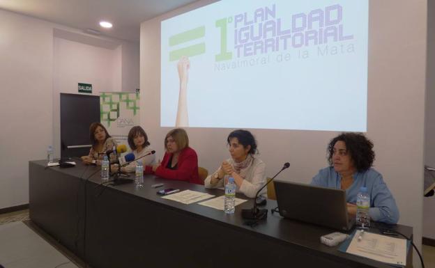 El I Plan de Igualdad de Navalmoral contempla 56 medidas concretas
