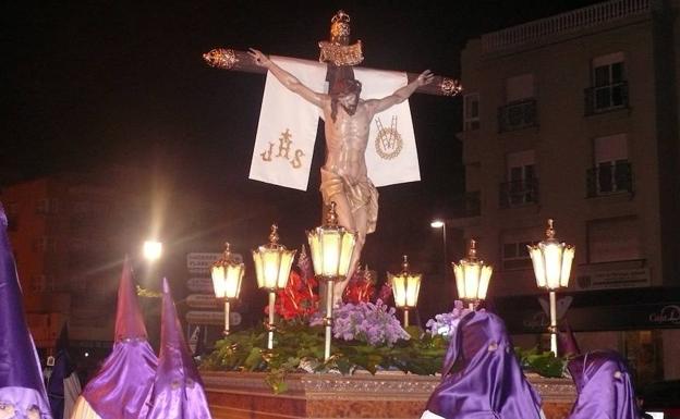 La cofradía de Cristo en la Cruz celebra su 25 aniversario