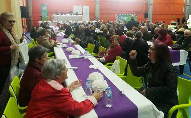 El encuentro de asociaciones de fibromialgia reúne a 200 personas en el pabellón Antonio Jara