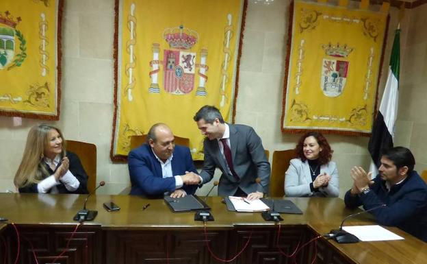 Talayuela Solar recibe en un mes más de 1.000 solicitudes para su bolsa de empleo