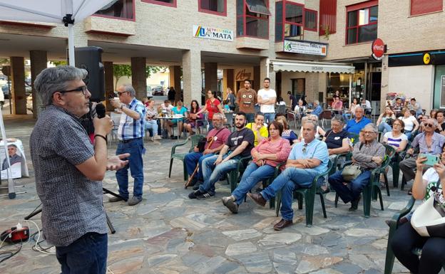 Unidas por Navalmoral se presenta en la plaza de Comillas