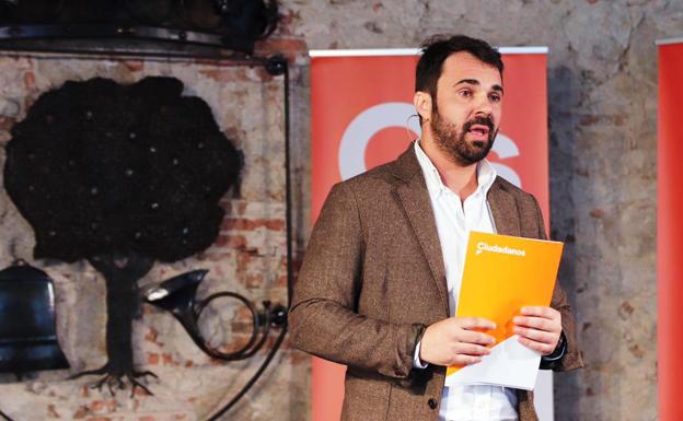 Ángel Muñoz: «No pienso liberarme ni cobrar un sueldo del Ayuntamiento si salgo elegido»