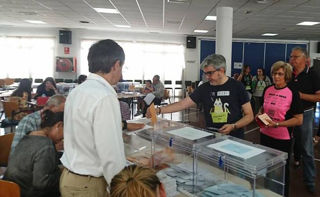 Valentín Tomé pone sus cargos a disposición del partido