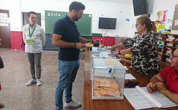 Jorge Martín se muestra contento por los resultados de Vox teniendo en cuenta el poco tiempo que llevan y los problemas surgidos