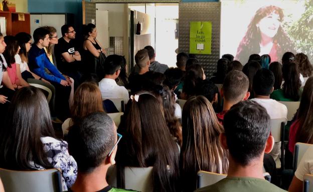 Último adiós del instituto Gabriel García Márquez a la escritora Rosa María Perona