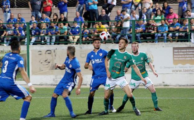 Victoria y gran paso del Moralo ante el Linares, 2-0