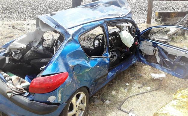 Fallece una joven de 26 años arrollada por un tren en un paso a nivel en Toril