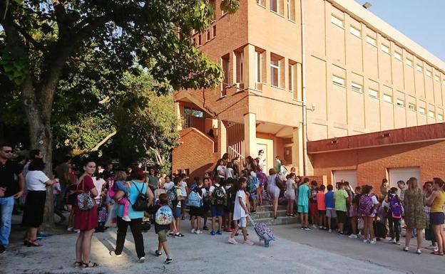 Los cuatro colegios públicos locales impartirán portugués a partir del próximo curso