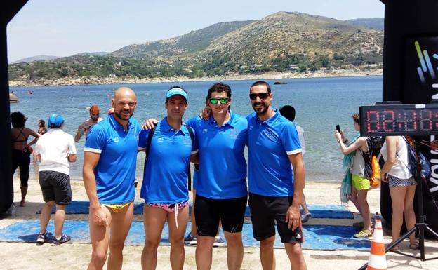 Los nadadores de ADA ultiman su preparación para afrontar el Cruce del Estrecho en agosto