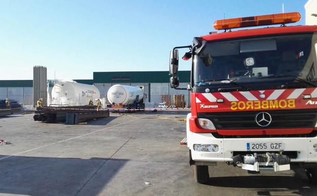 Los bomberos dieron por finalizada la incidencia de Casatejada en la noche del martes