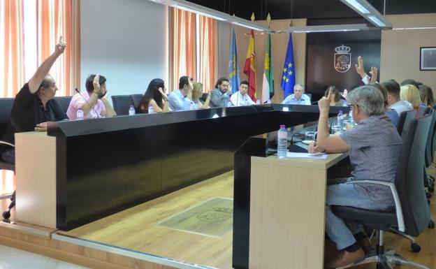 El pleno del jueves se adelanta a las 18.00 h. con motivo de la manifestación de No al Muro