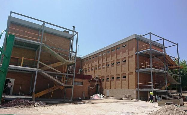 Las obras en marcha cambiarán la fisonomía del colegio Campo Arañuelo