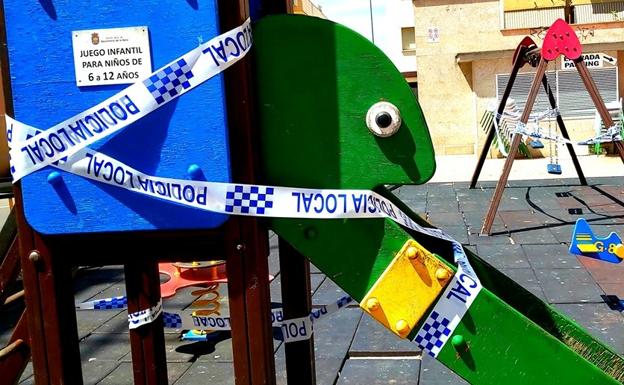 El PP vuelve a denunciar la falta de mantenimiento de los parques infantiles
